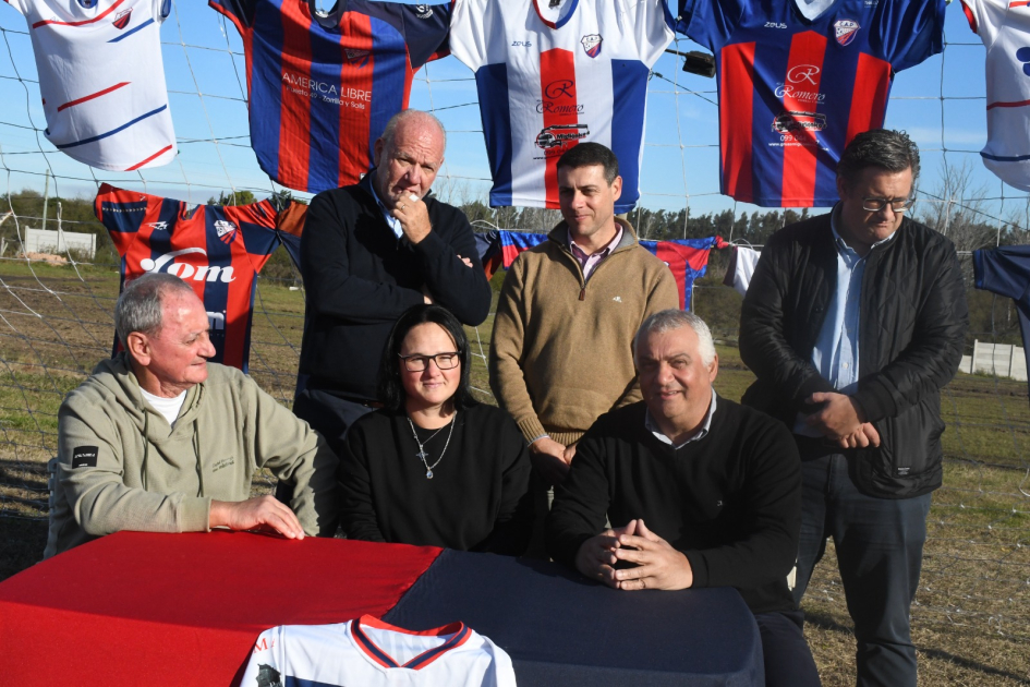 Firma de convenio social con Club A. Progreso Paysandú