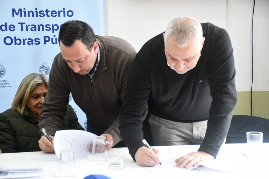 Firma de convenio social con Club de Niños CEVIUR Infantil 