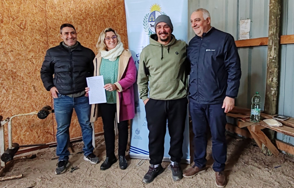 Firma de convenio social con Club Social y Deportivo Punta del Diablo