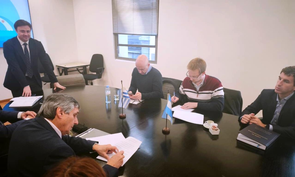 CARP firmó nuevo contrato para garantizar el mantenimiento y futuras mejoras de la vía navegable CARP firmó nuevo contrato para garantizar el mantenimiento y futuras mejoras de la vía navegable