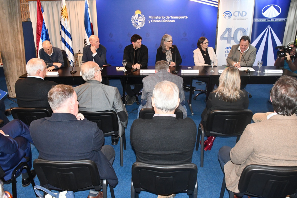 Se firmó el primer contrato MAS para rehabilitar y mantener rutas nacionales