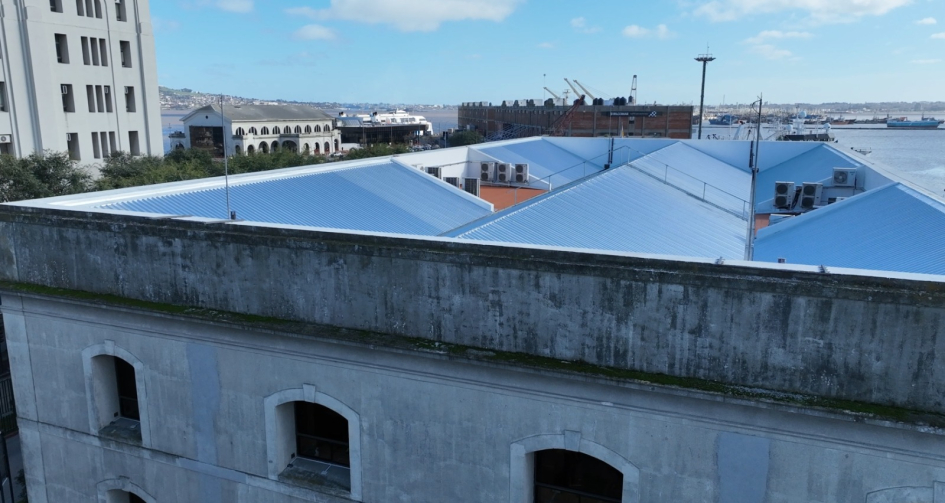 Cubierta del edificio del MINTUR