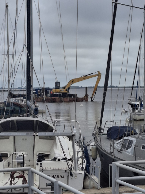Obras de dragado en el Puerto de Yates José Carbajal "El Sabalero" de Juan Lacaze Obras de dragado en el Puerto de Yates José Carbajal "El Sabalero" de Juan Lacaze