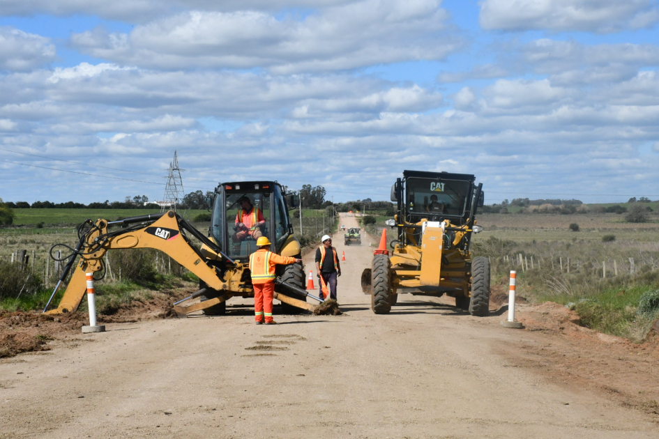 Vialidad continúa avanzando con obras en las rutas 46 y 63, en Canelones Vialidad continúa avanzando con obras en las rutas 46 y 63, en Canelones