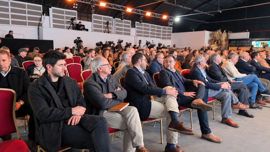 Etcheverry pone el foco en infraestructura, costos logísticos y conectividad