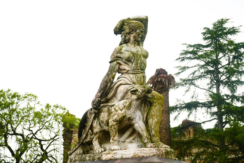 Plaza Gallinal – Monumento a la Batalla de Sarandí