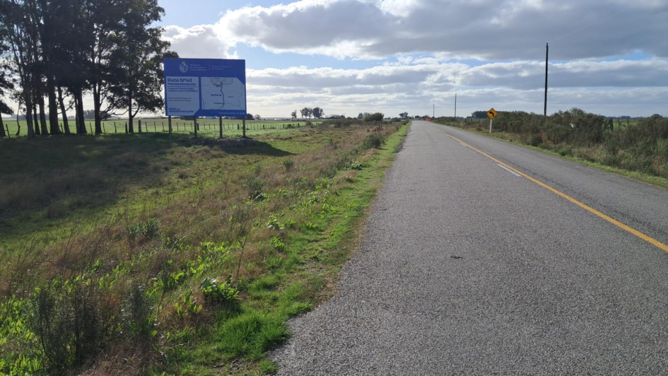 Funcionarios del MTOP rehabilitan un tramo de la Ruta 42, en Florida Funcionarios del MTOP rehabilitan un tramo de la Ruta 42, en Florida