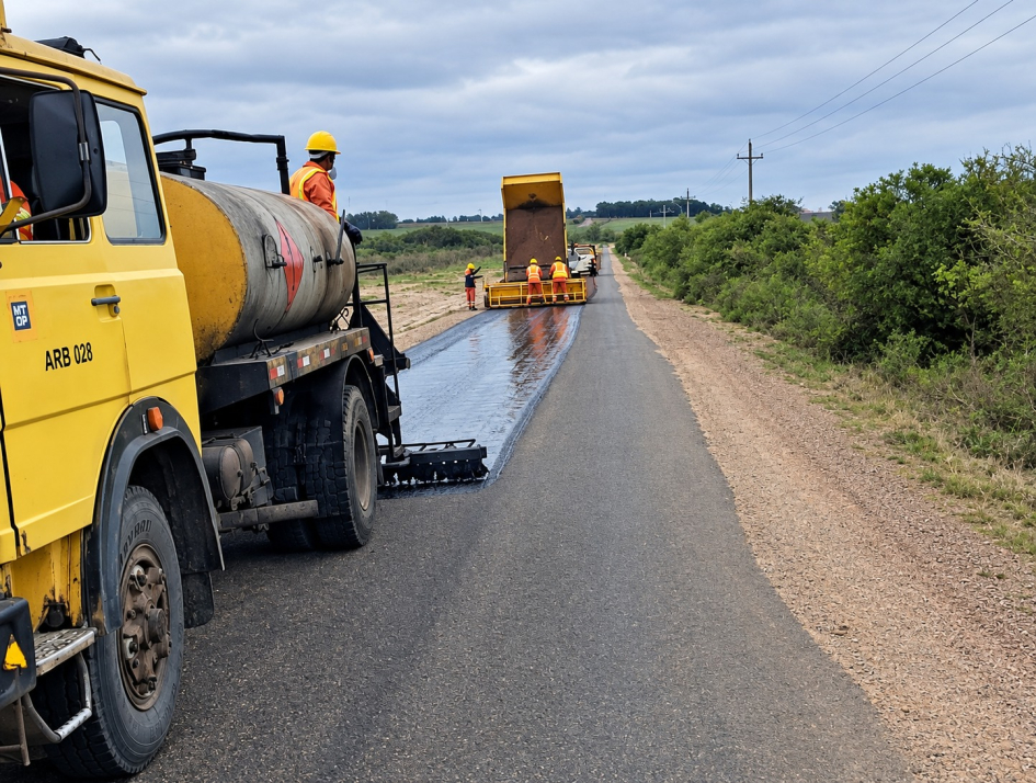 Funcionarios del MTOP rehabilitan un tramo de la Ruta 42, en Florida Funcionarios del MTOP rehabilitan un tramo de la Ruta 42, en Florida
