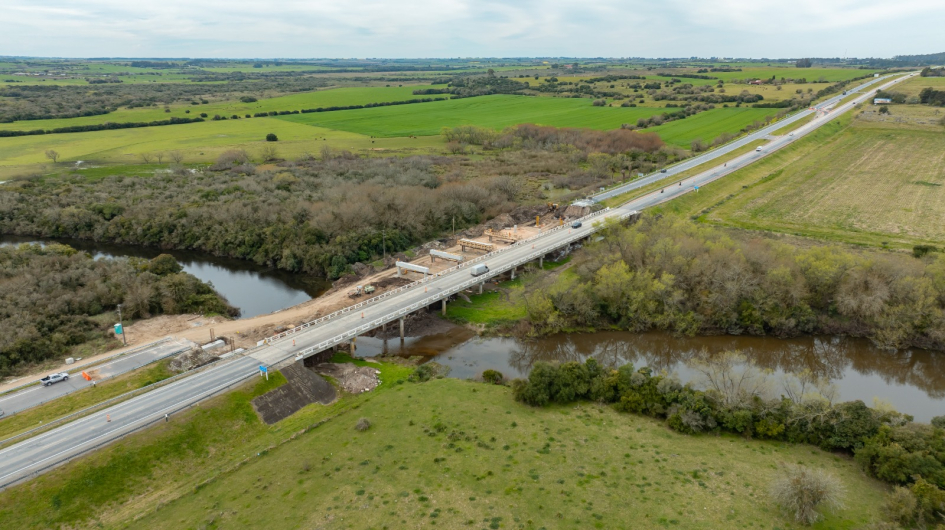 Nuevo puente sobre el arroyo Cufré entra en etapa de montaje Nuevo puente sobre el arroyo Cufré entra en etapa de montaje