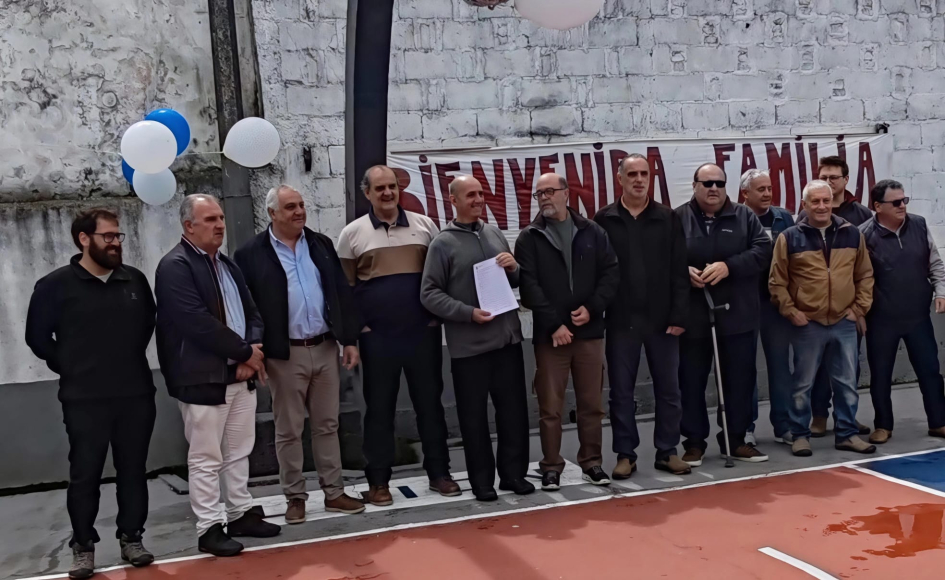 Firma de convenio social en Club Unión de Minas