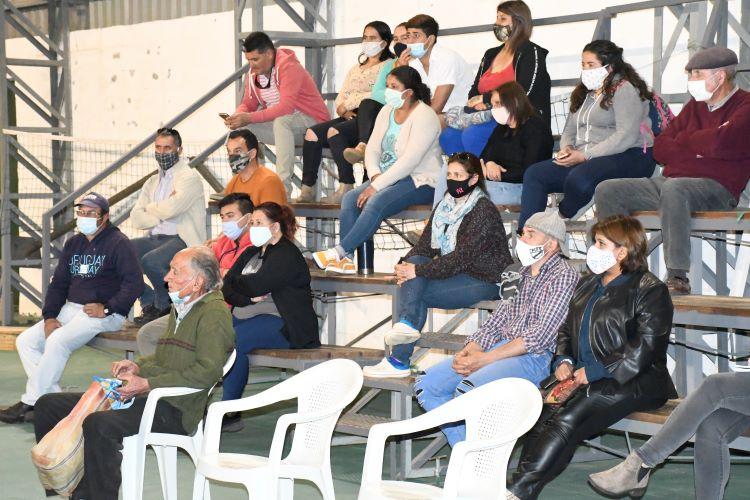 Charla con vecinos en Carlos Reyles, Durazno