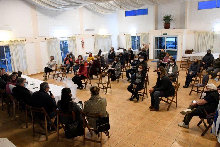 Charla con vecinos en Progreso, Canelones