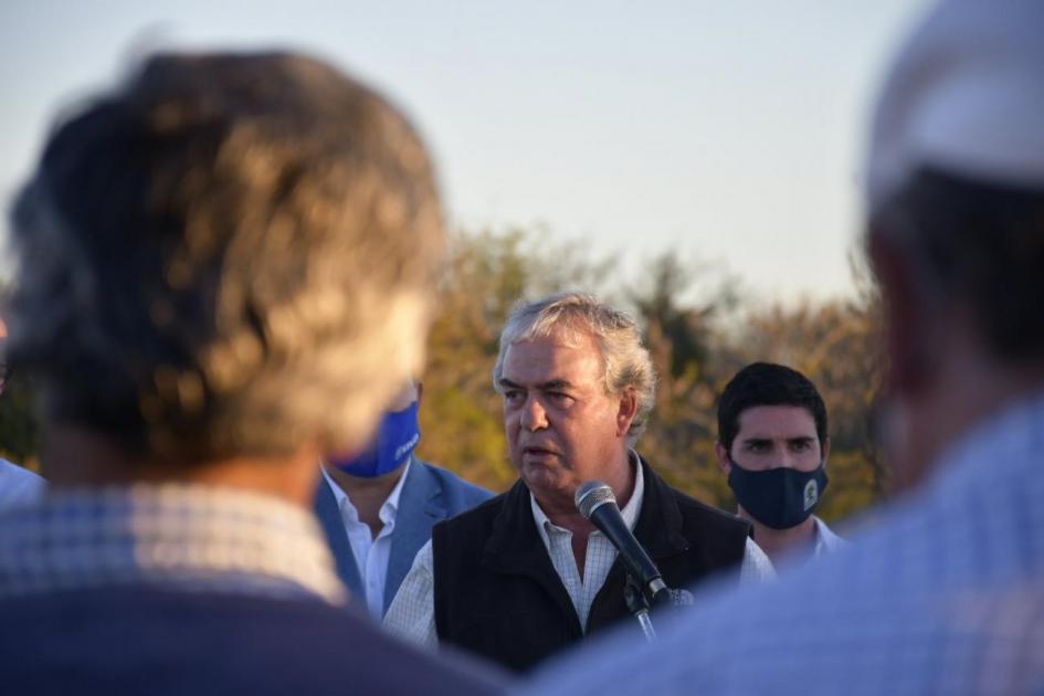 Ministro Heber dando discurso de inauguración de puente sobre arroyo Agua Sucia, Sarandí del Yí