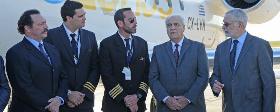 Ministro Rossi con representantes del Grupo Amaszonas Ministro Rossi con representantes del Grupo Amaszonas