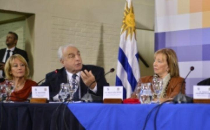 Consejo de Ministros en La Coronilla Ministro Rossi en Consejo de Ministros en La Coronilla
