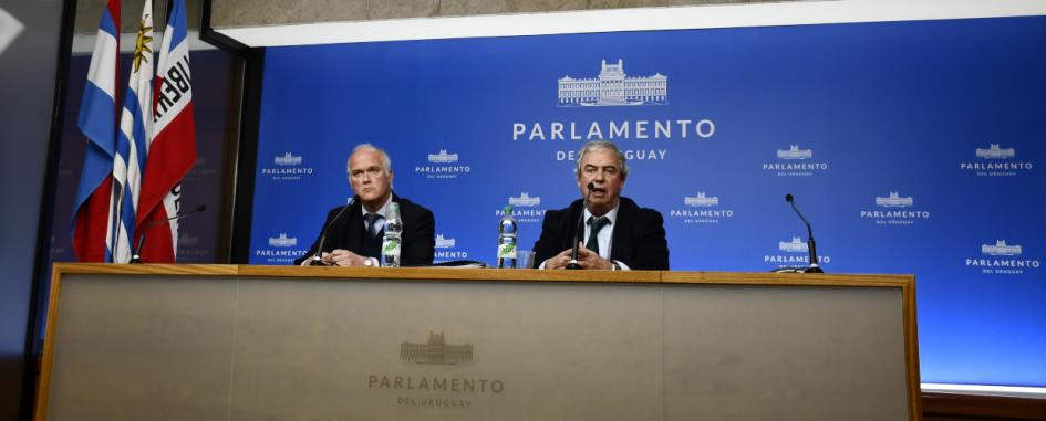 Conferencia de prensa en Presidencia Ministro y Subsecretario en conferencia de prensa en Presidencia