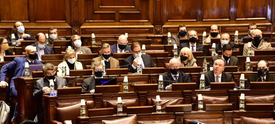 Autoridades, asesores y técnicos del MTOP en Comisión de Presupuesto Autoridades, asesores y técnicos del MTOP en Comisión de Presupuesto