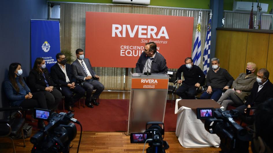 Rivera contará con Juzgado de Género en estación de AFE Ministro Falero brinda discurso en acto de firma de preacuerdo.