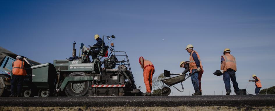 Obra Pública Obreros trabajando en ruta