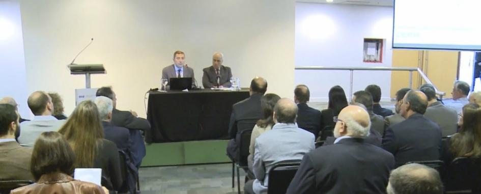 Segundo aniversario del CEEIC Ministro Rossi en conferencia en el segundo aniversario del CEEIC