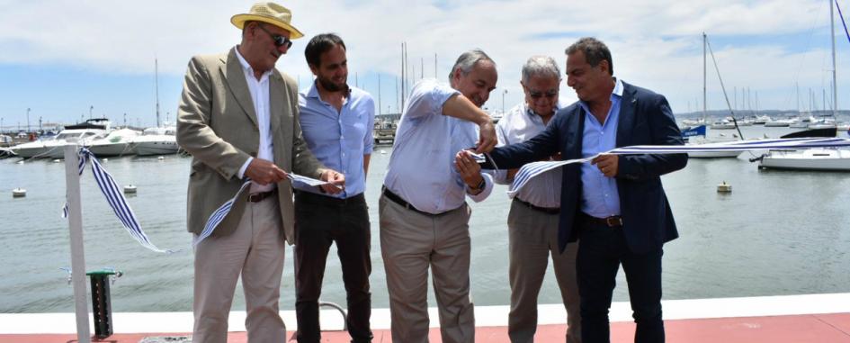 Autoridades en el Puerto Puta del Este Imagen de autoridades en el Puerto Puta del Este