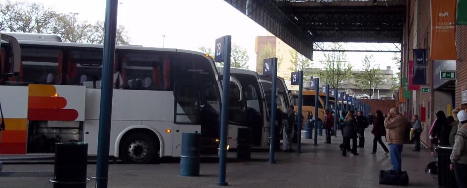 Ómnibus interdepartamentales en la terminal Tres Cruces