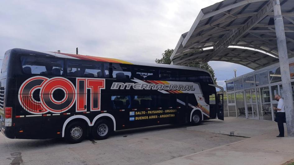 Ómnibus de la empresa COIT, que realiza el servicio Vichadero - Montevideo. Fuente: Comunicación Sur Ómnibus de la empresa COIT, que realiza el servicio Vichadero - Montevideo