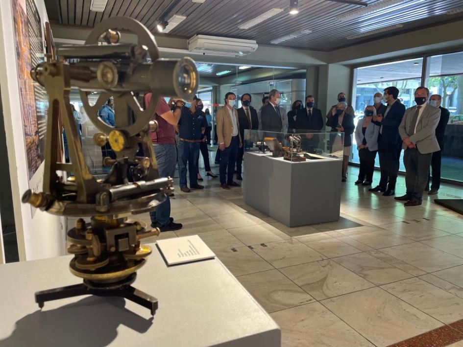 Inauguración de la Sala Recorrida de las autoridades por la Sala de Arte