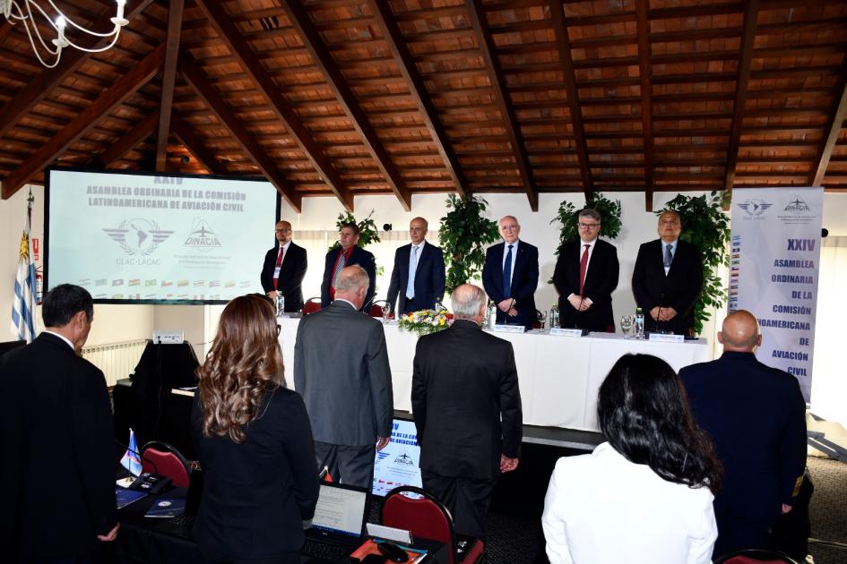 Junta Aeronáutica en sesión Junta Aeronáutica en sesión