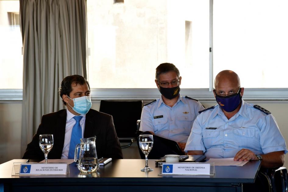 Junta Aeronáutica en sesión Junta Aeronáutica en sesión