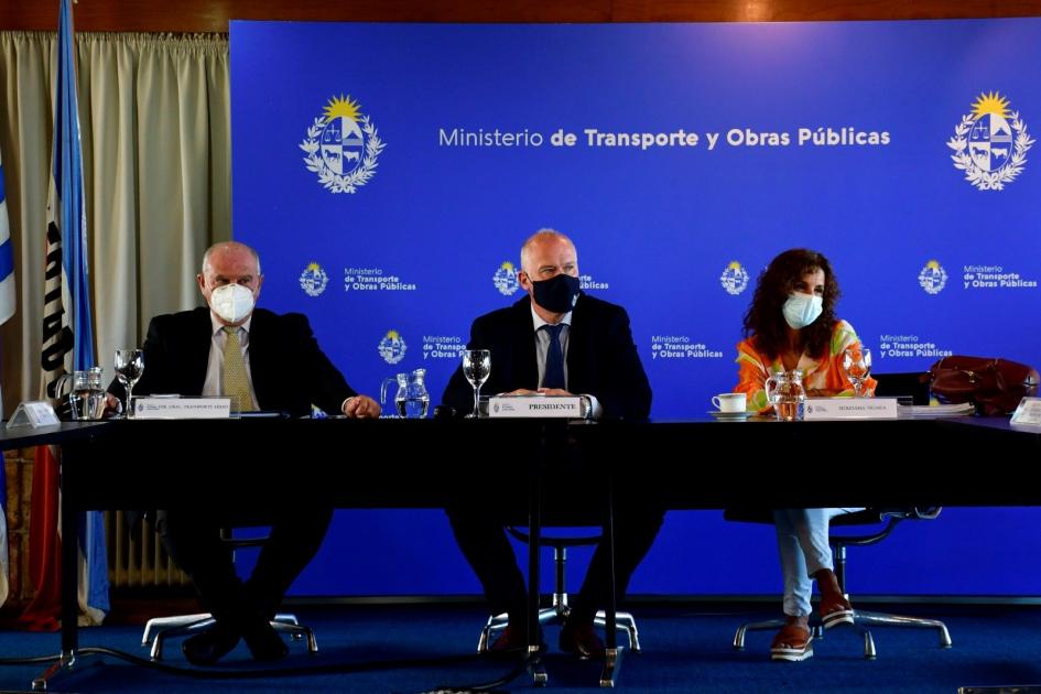 Junta Aeronáutica en sesión Junta Aeronáutica en sesión