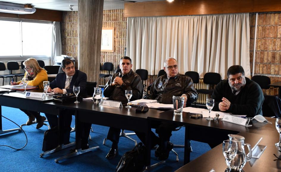 Junta Aeronáutica en sesión Junta Aeronáutica en sesión