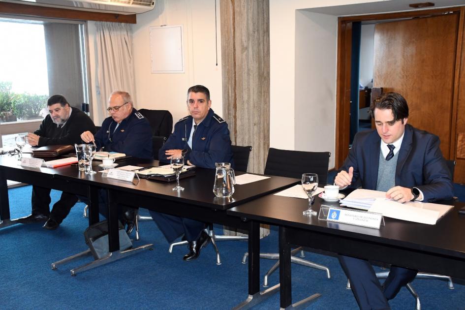 Junta Aeronáutica en sesión Junta Aeronáutica en sesión