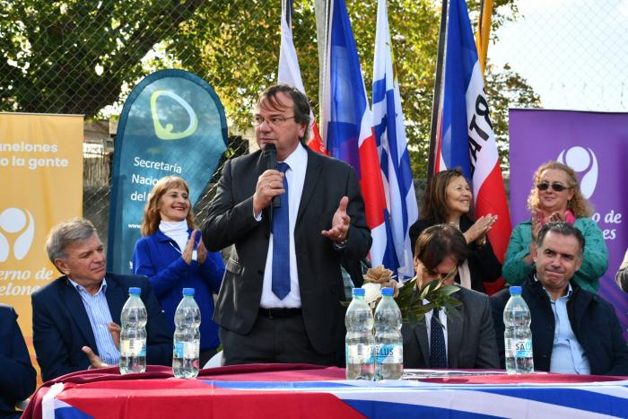 Firma de Convenio Marco en plaza de deportes Las Piedras