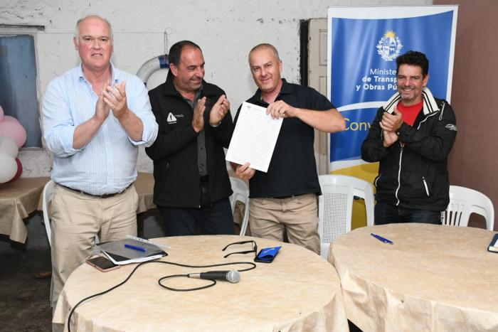 Firma de convenios sociales con el Club Social y Deportivo de Bochas Güemes