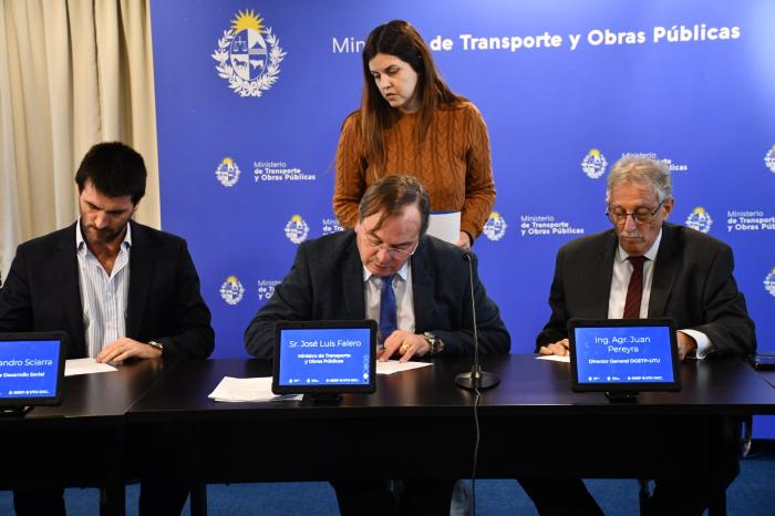 Firma de convenio entre MTOP, MIDES y UTU