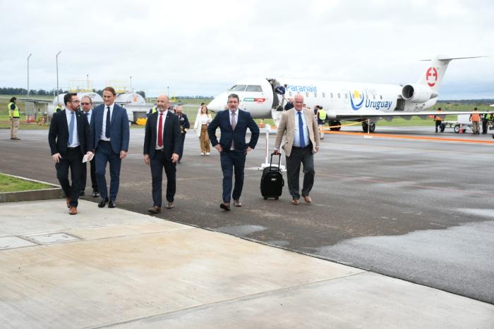 Inauguración primer vuelo directo Montevideo - Salto