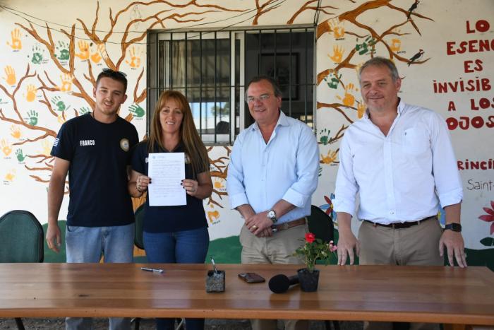 Firma con el Centro de Rehabilitación Encuentre Sin Límites