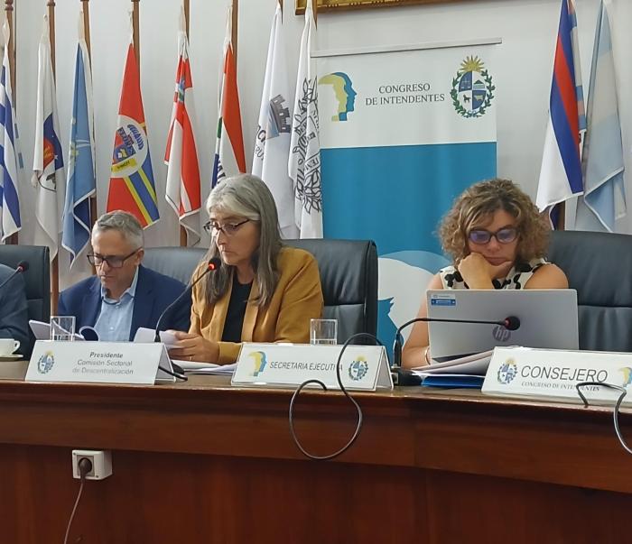 La ministra Lucía Etcheverry asumió la presidencia de la Comisión Sectorial de Descentralización