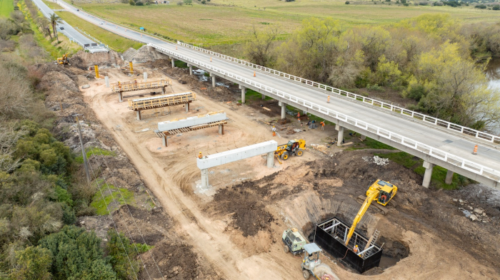 Nuevo puente sobre el arroyo Cufré entra en etapa de montaje Nuevo puente sobre el arroyo Cufré entra en etapa de montaje