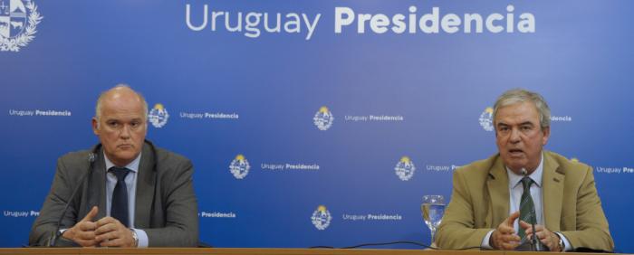 Conferencia de prensa en Presidencia El ministro y subsecretario en conferencia de prensa en Presidencia