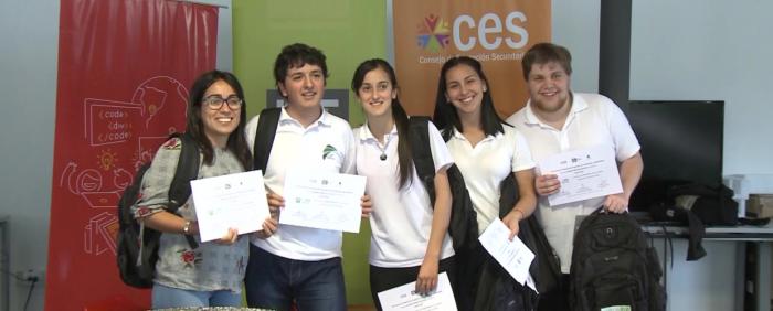 Estudiantes de liceos de Maldonado, Paysandú, Salto y Montevideo en la sede del Plan Ceibal