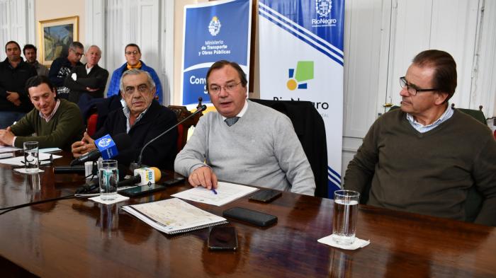 Obras mejoran calidad y seguridad en rutas de Río Negro Ministro Falero brinda conferencia de prensa junto a Intendente Lafluf