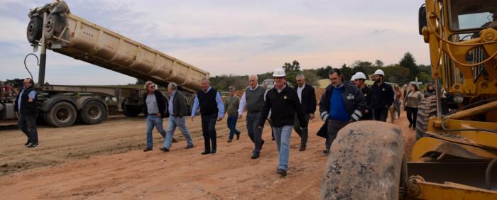 Recorrida del ministro Rossi por las localidades de Ecilda Paullier, Rosario y Tarariras. 