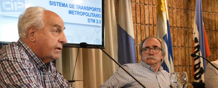 Imagen del Ministro Rossi con el Director de Transporte