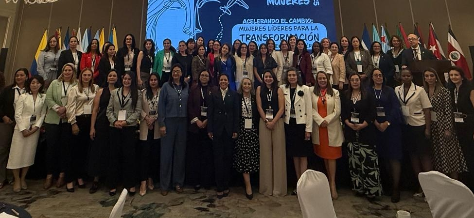 Uruguay participa en la I Cumbre de Mujeres Aeronáuticas en Guatemala
