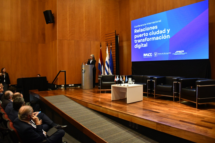 MTOP participa de conferencia internacional: Relaciones puerto ciudad y transformación digital