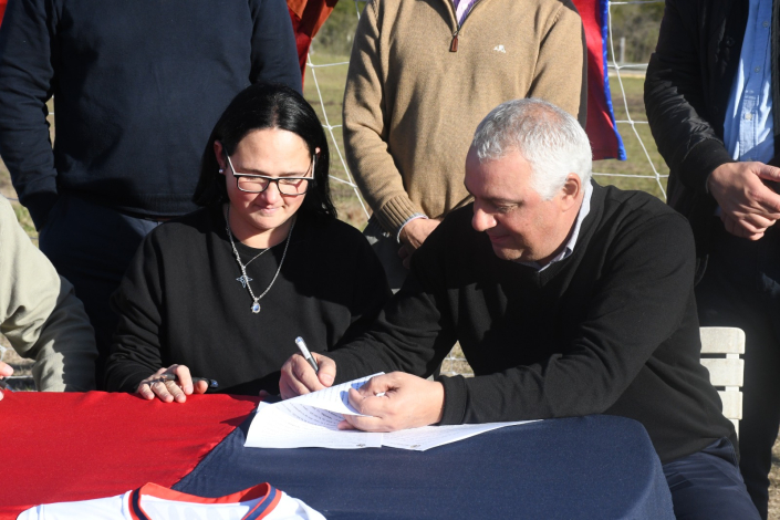 Firma de convenio social con Club A. Progreso Paysandú