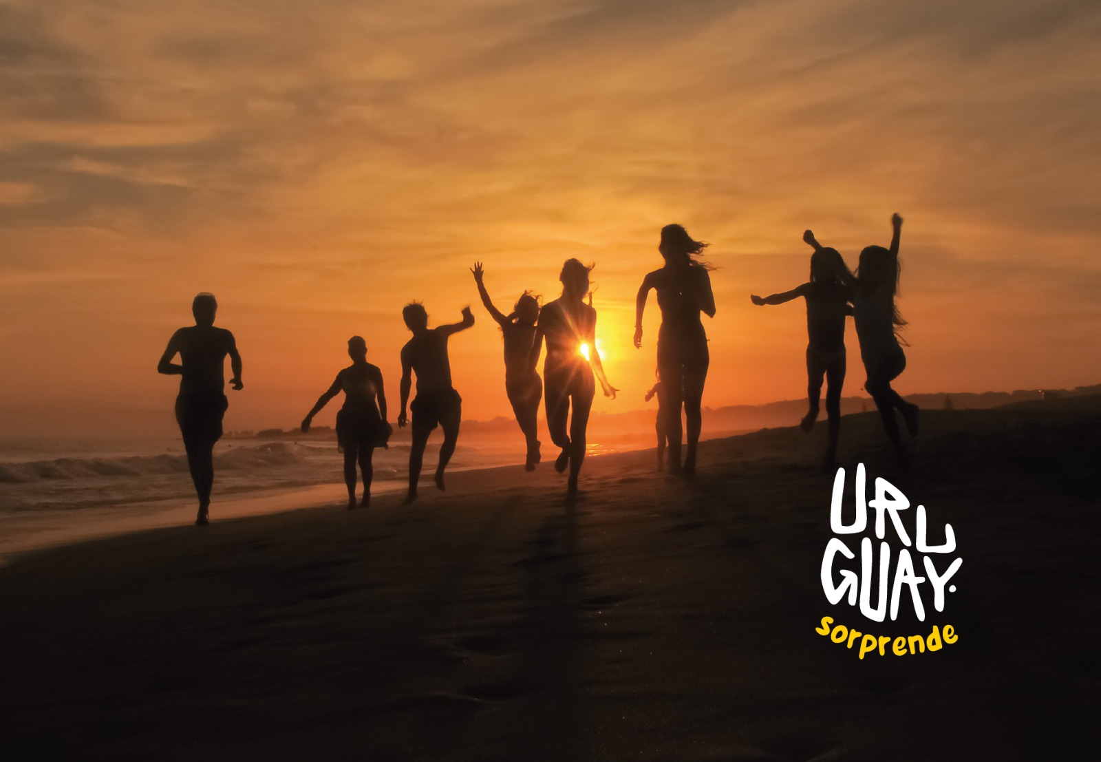 Atardecer en una playa 