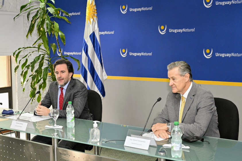 Ministro de Turismo, Germán Cardoso y Presidente de Antel, Gabriel Gurméndez